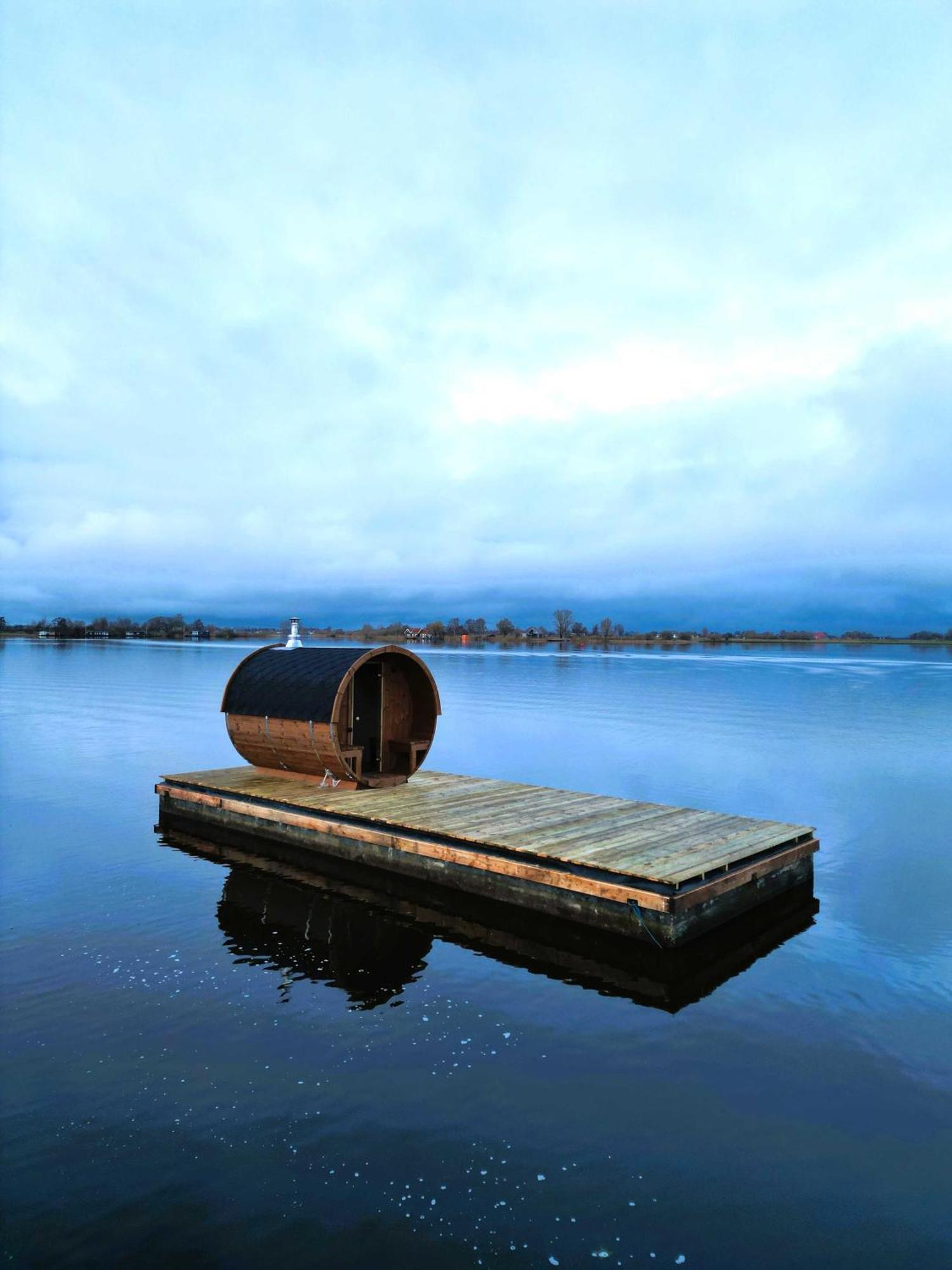 Pean-Buiten Waterlodges Nes  Εξωτερικό φωτογραφία