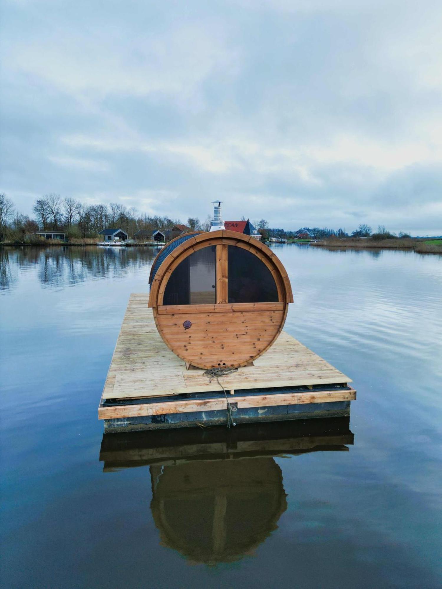 Pean-Buiten Waterlodges Nes  Εξωτερικό φωτογραφία