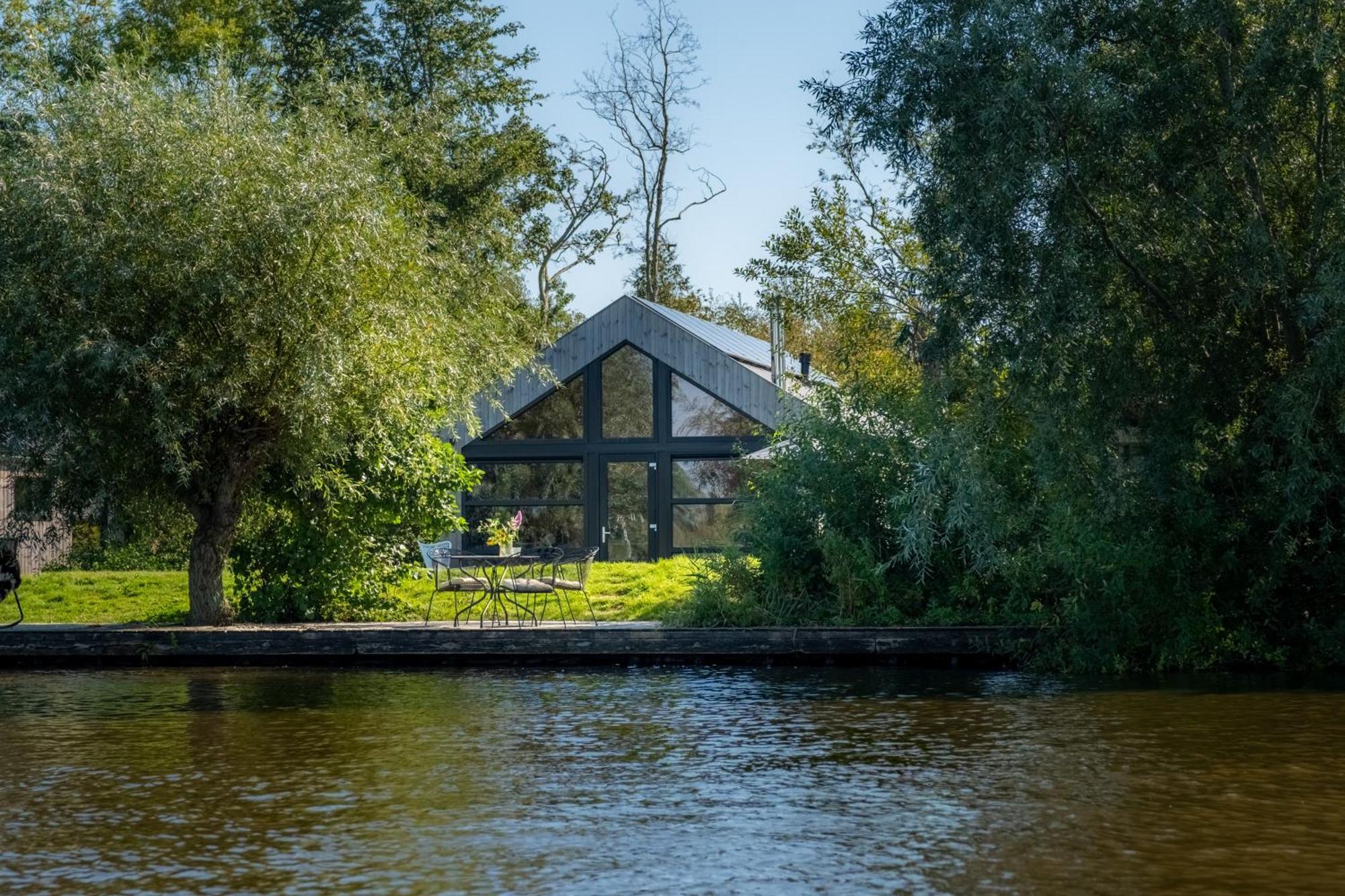 Pean-Buiten Waterlodges Nes  Εξωτερικό φωτογραφία