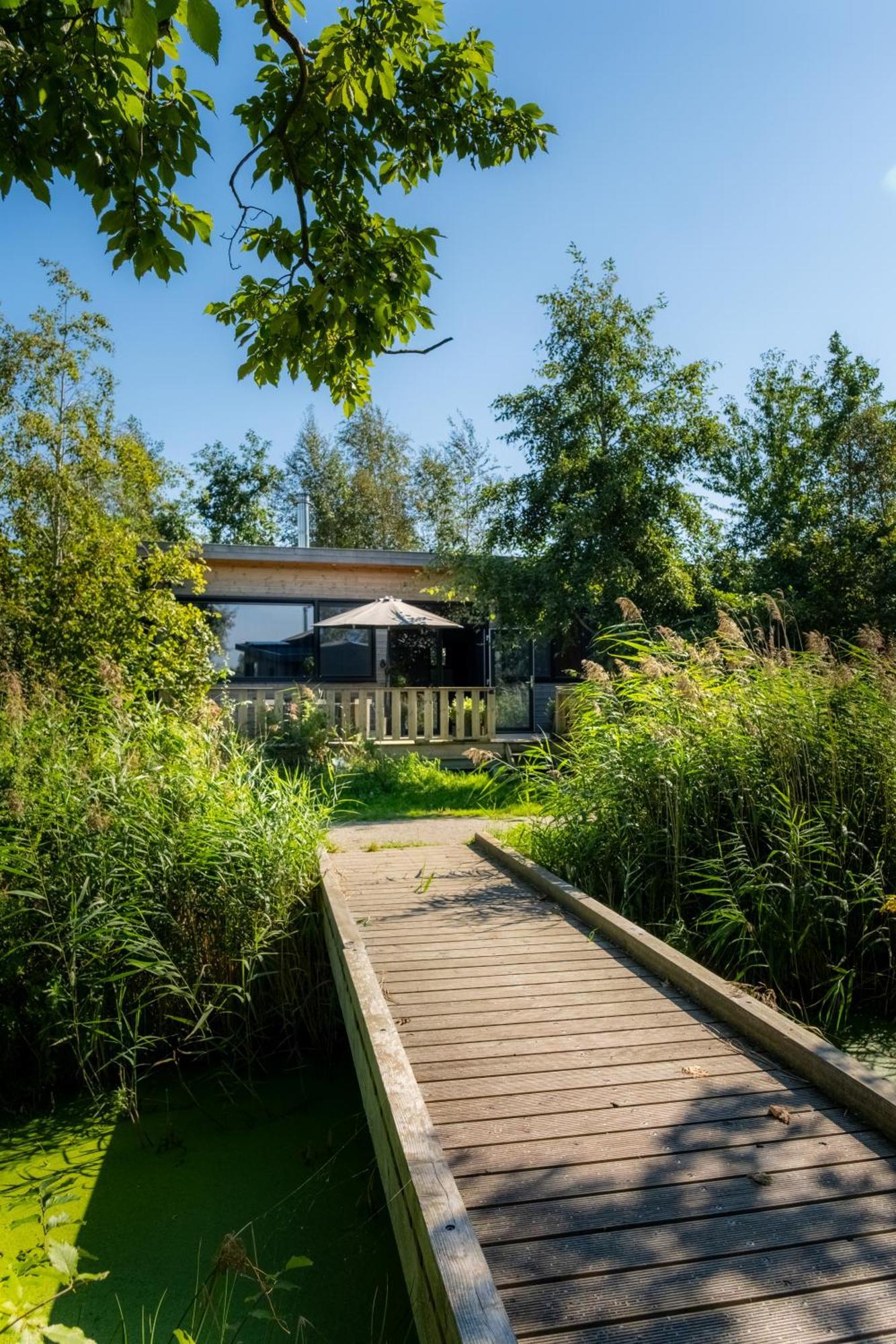 Pean-Buiten Waterlodges Nes  Εξωτερικό φωτογραφία