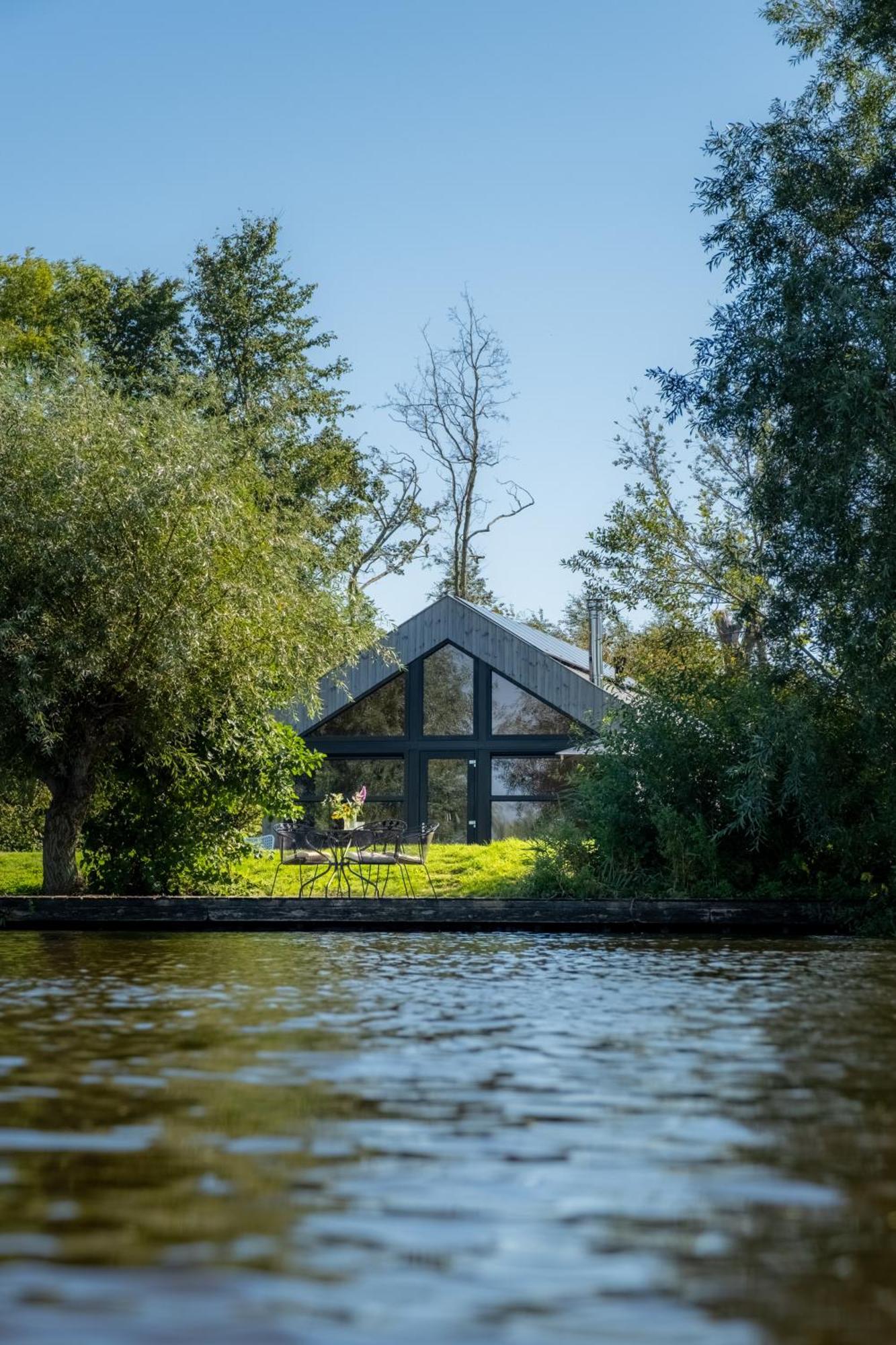 Pean-Buiten Waterlodges Nes  Εξωτερικό φωτογραφία